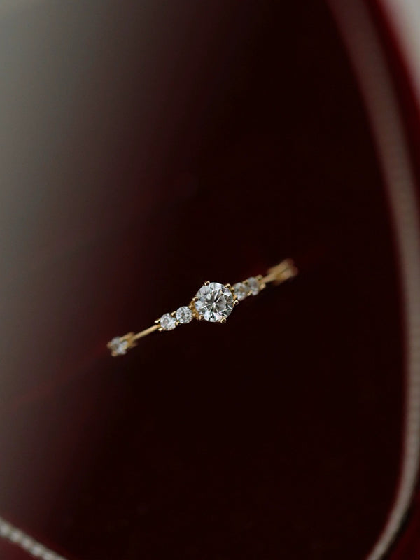 14K Gold Exquisite and Romantic Diamond Ring
