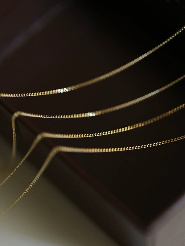 14K Gold: Minimalist Curb Chain Necklace